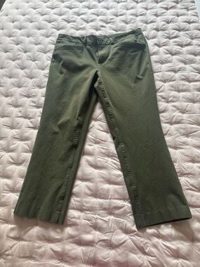 Banana Republic Olive Green Cropped Straight Leg Pants Size 8 Mid Rise Ankle